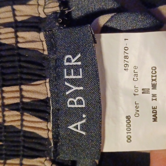 AMY BYER TAN AND BLACK, LITE WEIGHT PANTS, SIZE MEDIUM. - Picture 4 of 5